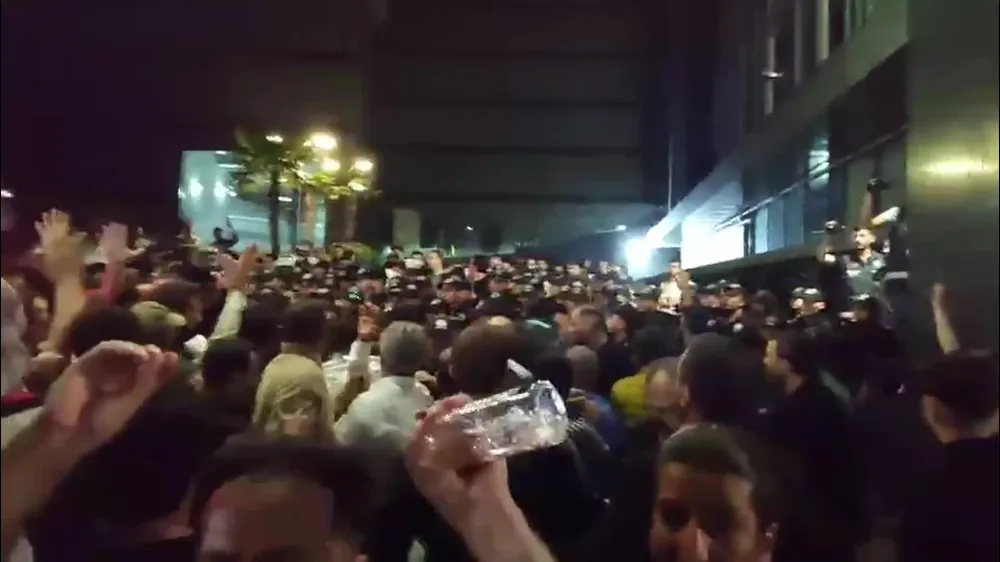 YURTTAŞLAR ABLUKA ALTINDAKİ CHP İSTANBUL İL BAŞKANLIĞI