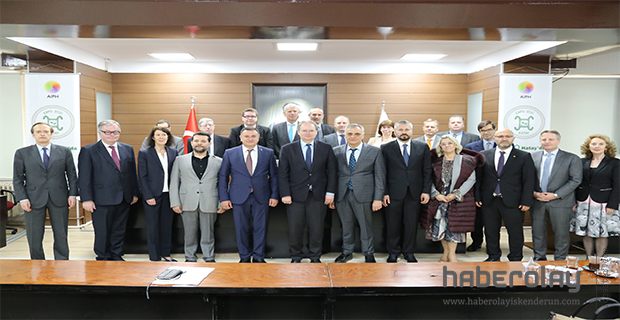 AB BÜYÜK ELÇİLERİNDEN  SAVAŞ
