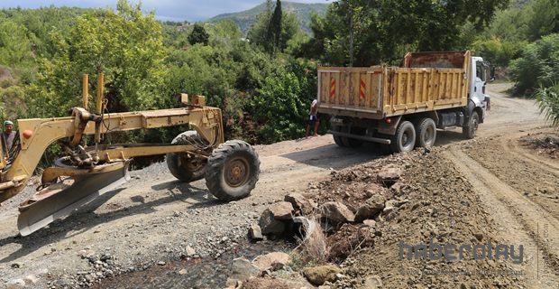 Arsuz’da stabilize yol çalışması