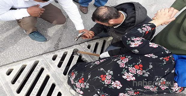 Bacağı Rögar Kapağına Sıkıştı