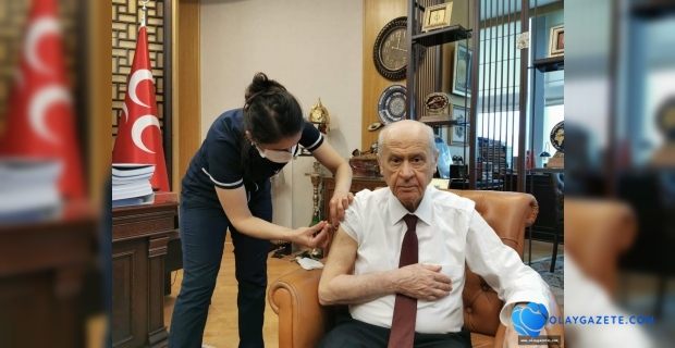 BAHÇELİ DE KORONAVİRÜS AŞISI OLDU