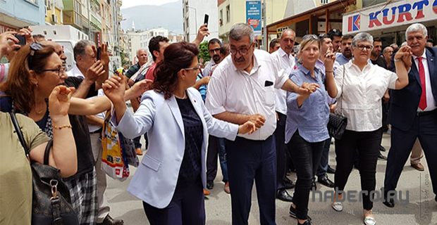 CHP İSKENDERUN İLÇE TEŞKİLATI ÖNÜNDE VEKİL TANITIMI