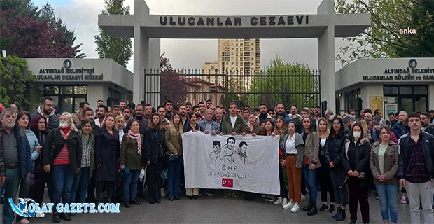 CHP, ‘ÜÇ FİDANI’ ULUCANLAR CEZAEVİ ÖNÜNDE ANDI