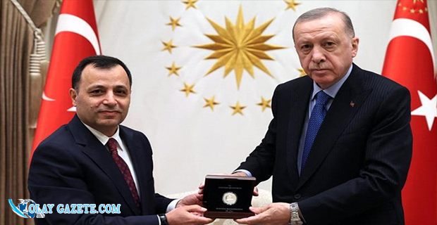 ERDOĞAN, AYM BAŞKANI ARSLAN İLE BİR ARAYA GELDİ
