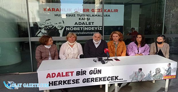 GEZİ TUTUKLULARININ AİLELERİ, TMMOB’DAKİ ADALET NÖBETİNE KATILDI: "DİK DURACAĞIZ, YILMAYACAĞIZ"