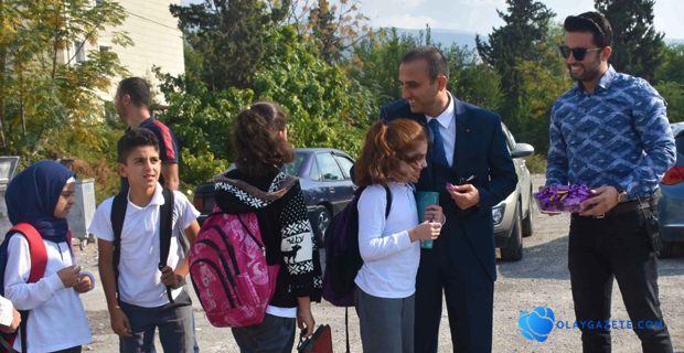 GÜNEŞ’TEN MİNİK ÖĞRENCİLERE ÇİKOLATA 