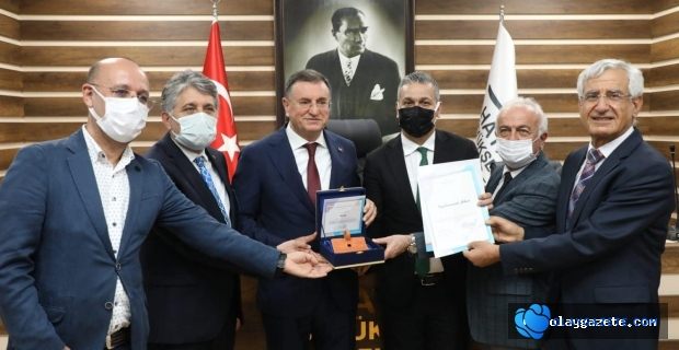 GÜVEN “ YILIN GASTRONOMİ ŞEHRİ” ÖDÜLÜNÜ SAVAŞ’A TESLİM ETTİ