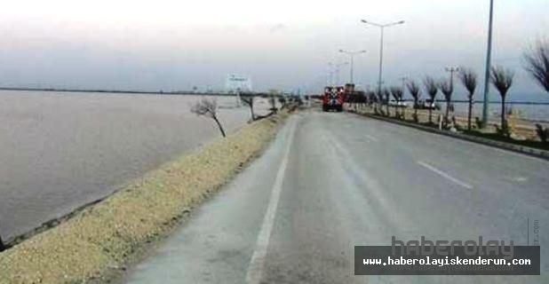 HATAY HAVALİMANI YOLU TRAFİĞE AÇILDI