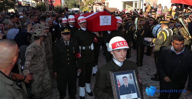 HATAY ŞEHİDİNİ UĞURLADI 