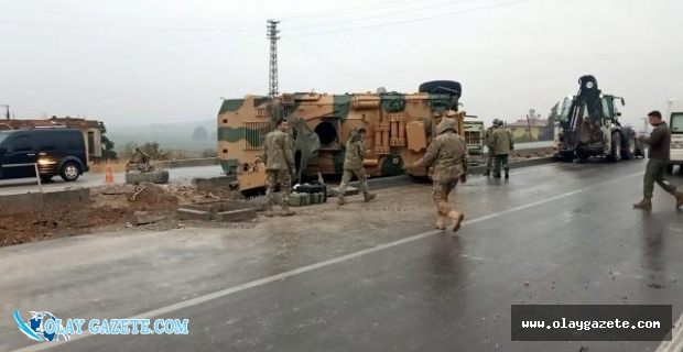 HATAY’DA ZIRHLI ASKERİ ARAÇ DEVRİLDİ: 3 ASKER YARALI