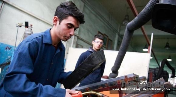 ÖGRENCİLERDEN DESTEK