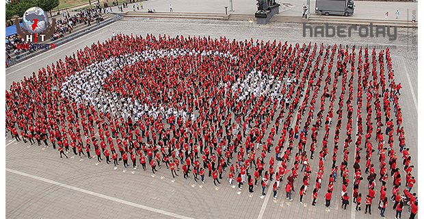 İSKENDERUN’DA DEV TÜRK BAYRAĞI