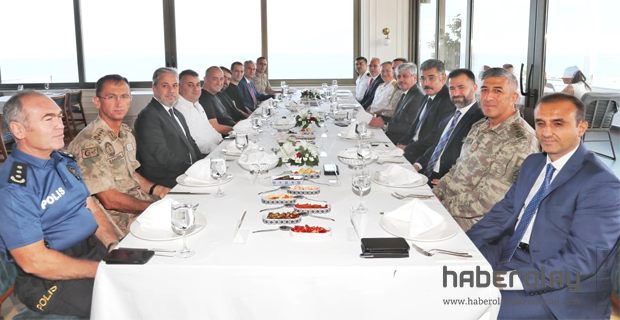 Karabörk’e Veda Yemeği