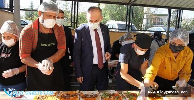 KAYMAKAM YÖNDEN ÖĞRENCİLERE DÖNER DAĞITTI