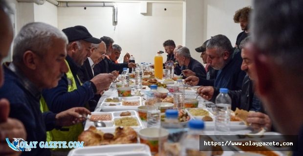  KILIÇDAROĞLU İŞÇİLERLE İFTAR YEMEĞİNDE BİR ARAYA GELDİ