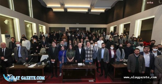 KILIÇDAROĞLU, ÜNİVERSİTE ÖĞRENCİLERİYLE BİR ARAYA GELDİ