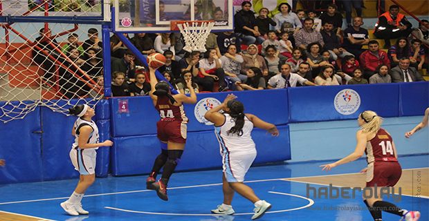 MELEKLER FİNALE GÖZ KIRPTI
