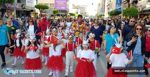 MİLLİ BAYRAMLAR OKULLARA GERİ DÖNDÜ
