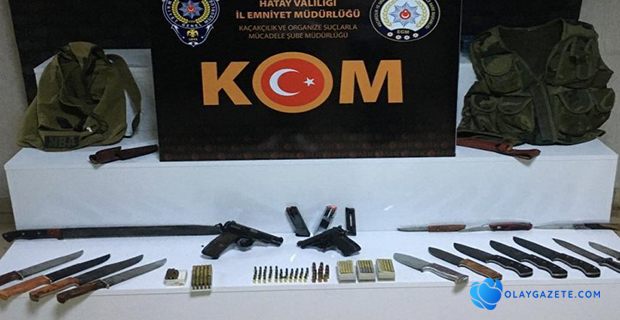 MOTOSİKLETTEN CEPHANELİK ÇIKTI
