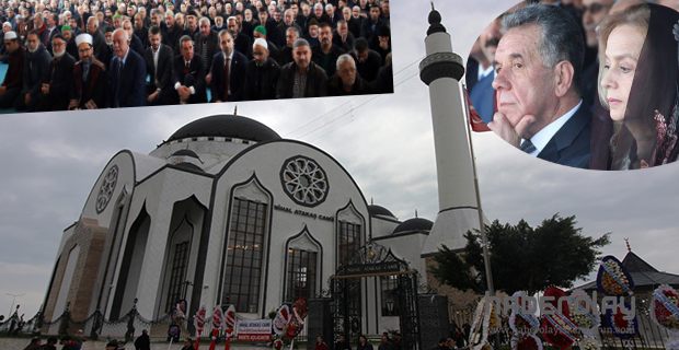 NİHAL ATAKAŞ CAMİİ İBADETE AÇILDI