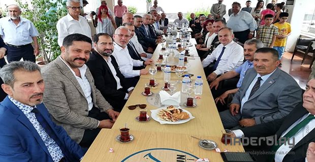 PROTOKOL HALK İLE BAYRAMLAŞTI