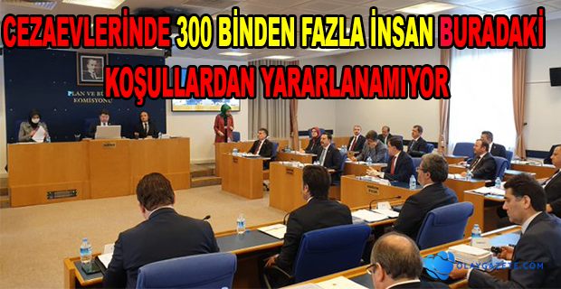 SALONDA ALELACELE BİTİRELİM GİBİ BİR HAVA VAR