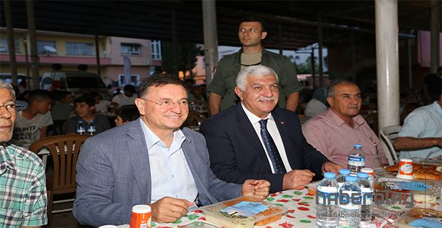 SAVAŞ KIRIKHANLI HEMŞEHRİLERİ İLE İFTAR YAPTI 