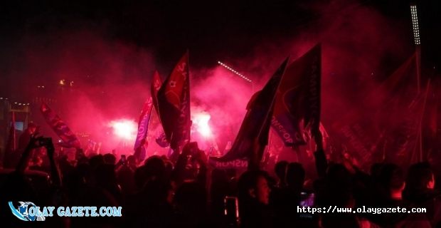 TRABZONSPOR ŞAMPİYONLUĞUNU İLAN ETTİ, BAĞDAT CADDESİ KARIŞTI