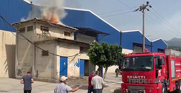 Trafo binasını çatısı yandı!