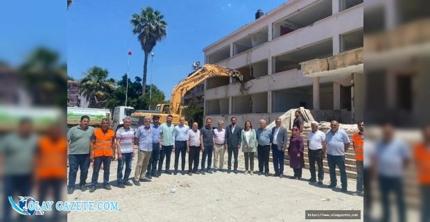 YAYLADAĞI ESKİ HÜKÜMET KONAĞI BİNASININ YIKIMINA BAŞLANDI